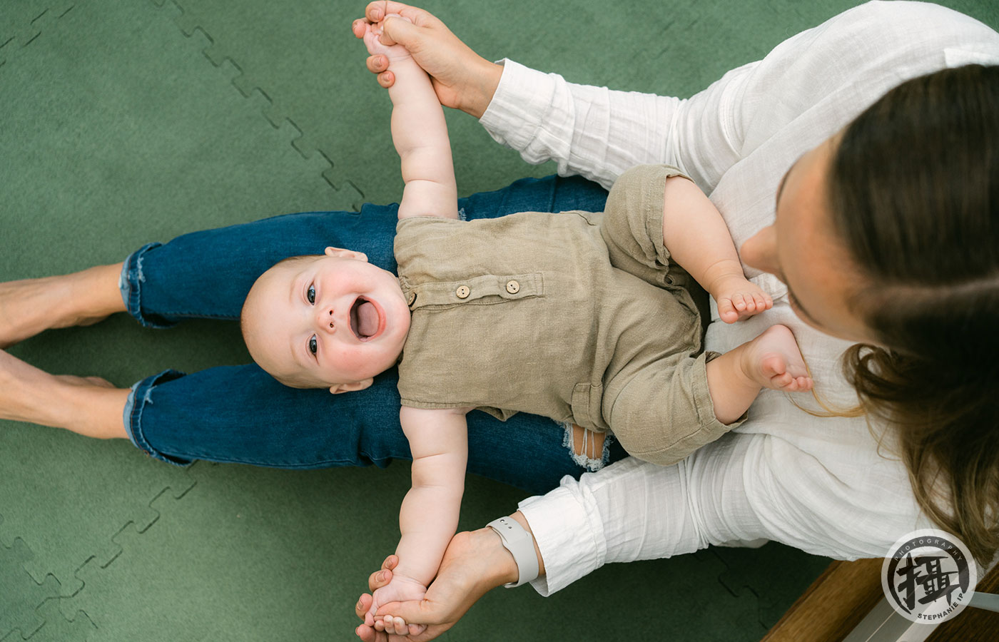 Lifestyle milestone session in Pasadena, celebrating baby’s six-month mark with relaxed, joyful moments.