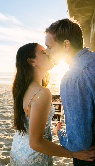 Manhattan Beach Maternity Family Photos