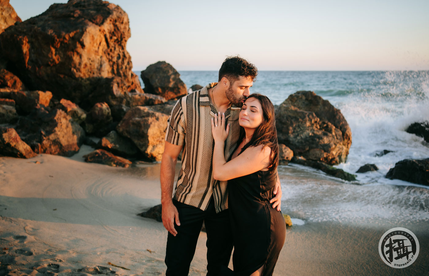 Romantic surprise proposal in Los Angeles, capturing the heartfelt “yes” moment with stunning city views by California’s best proposal photographer.