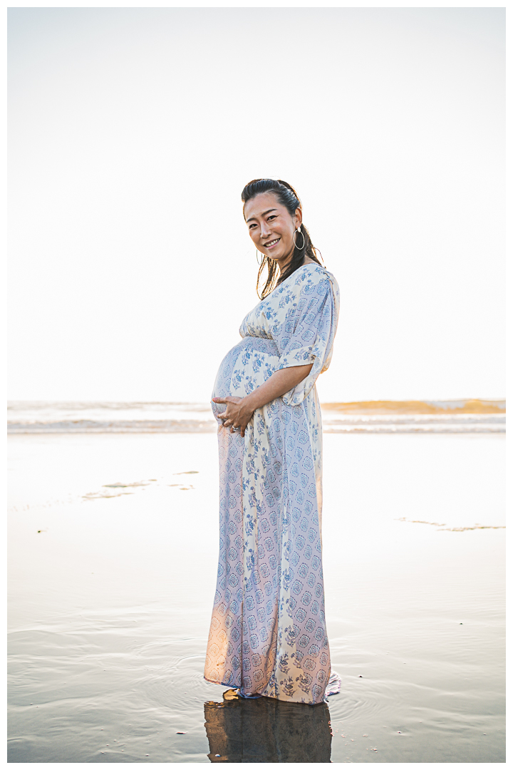 Maternity session at Manhattan Beach Pier, Los Angeles, California.