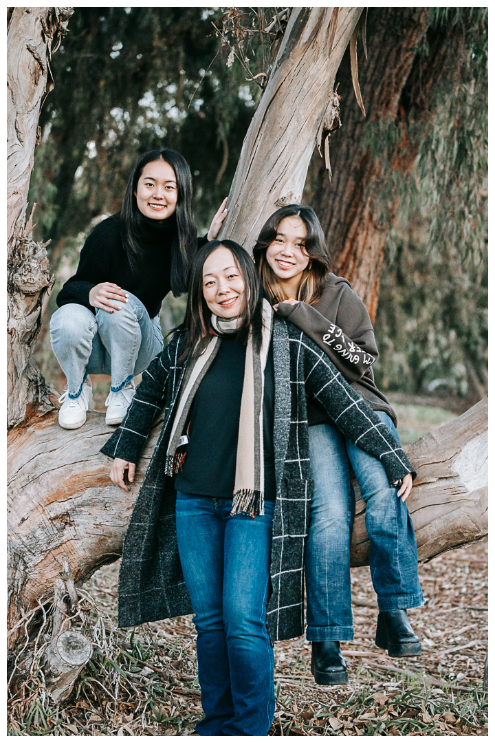 Outdoor family session with newborn in Malaga Cove, Palos Verdes, Los Angeles, California