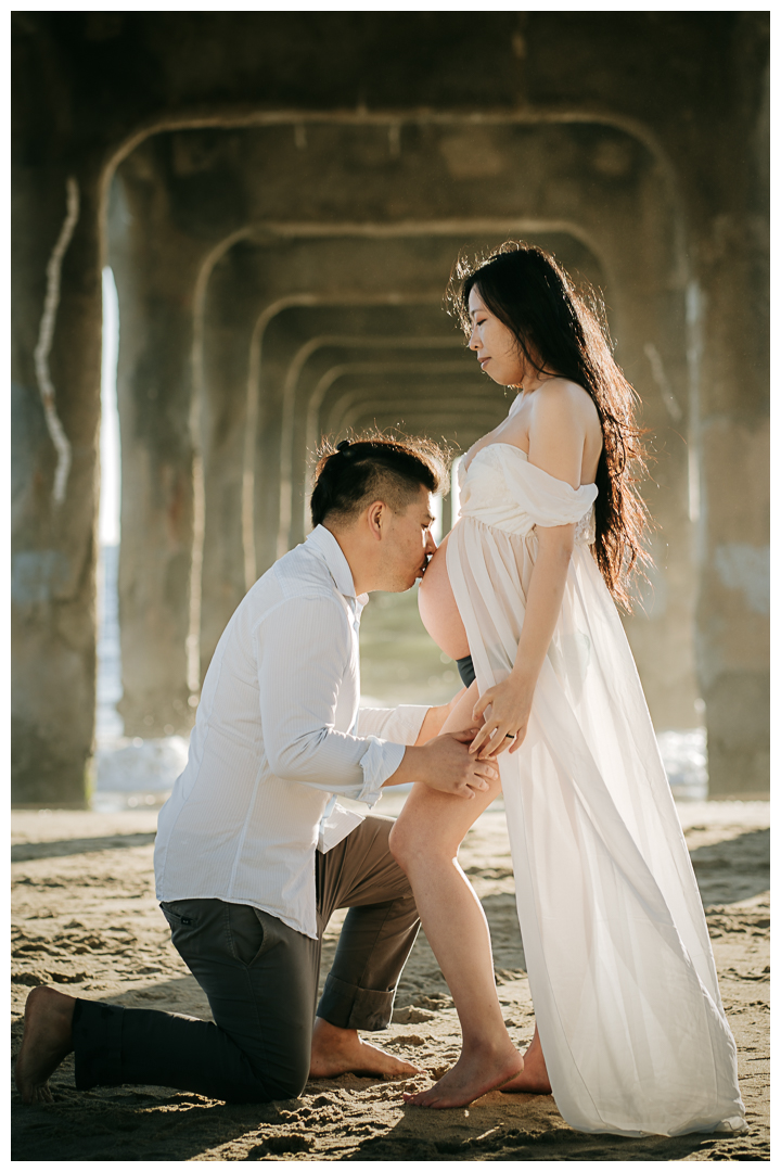 Maternity Photoshoot at Manhattan Beach in Los Angeles, California