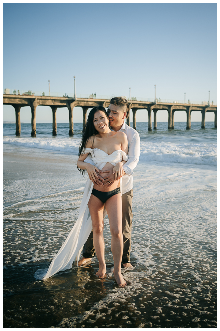 Maternity Photoshoot at Manhattan Beach in Los Angeles, California