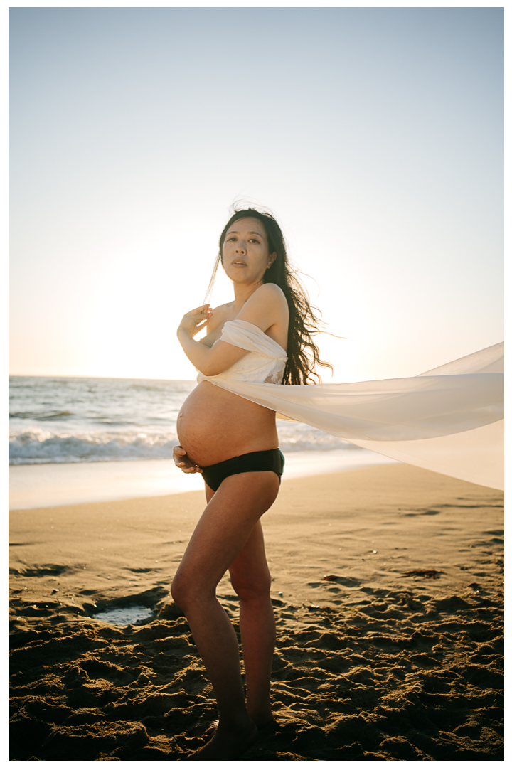 Maternity Photoshoot at Manhattan Beach in Los Angeles, California