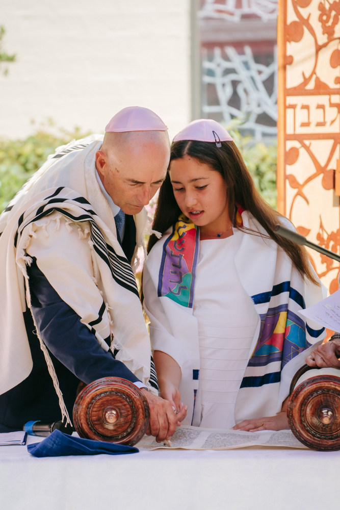 Bar and Bat Mitzvah Photographer at Temple Shalom of the South Bay in Hermosa Beach, Los Angeles, California