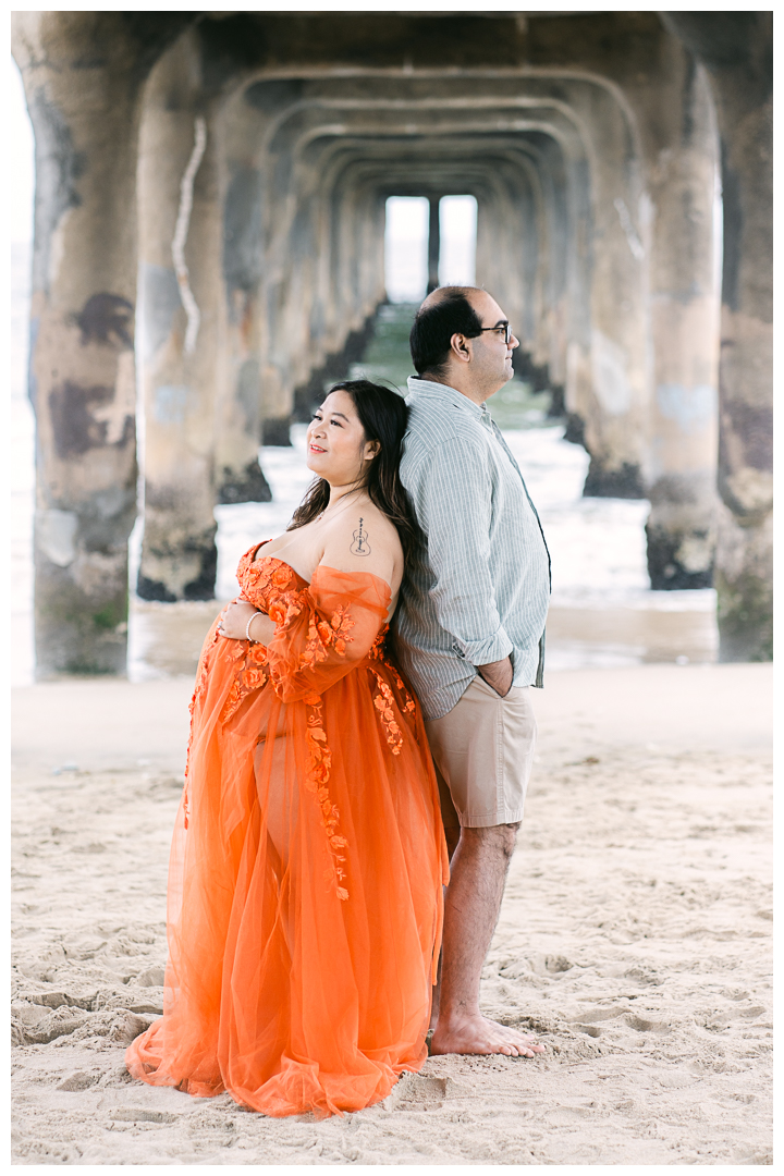 Manhattan Beach Pier Maternity Photos | Betty & Kevin