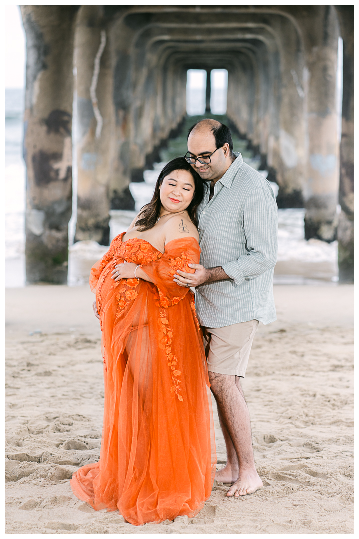 Manhattan Beach Pier Maternity Photos | Betty & Kevin