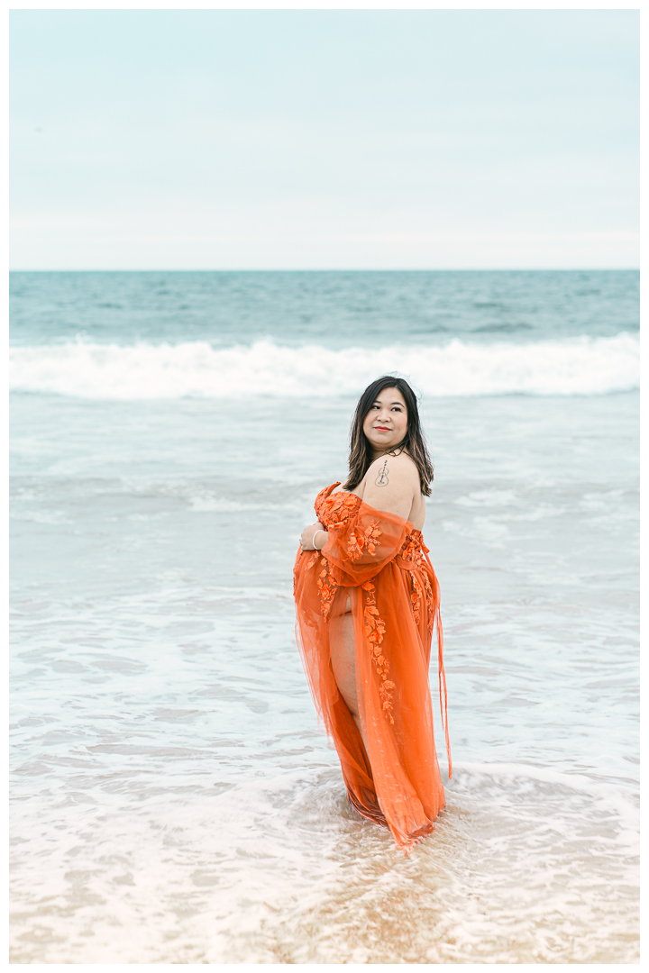 Manhattan Beach Pier Maternity Photos | Betty & Kevin