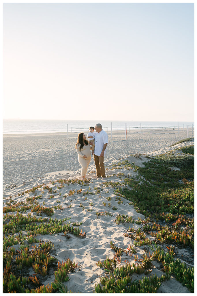 Manhattan Beach Maternity Family Photos | The Gerwen Family