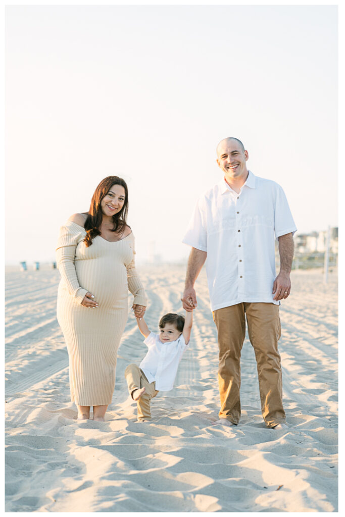 Manhattan Beach Maternity Family Photos | The Gerwen Family