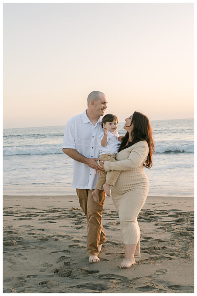 Manhattan Beach Maternity Family Photos | The Gerwen Family